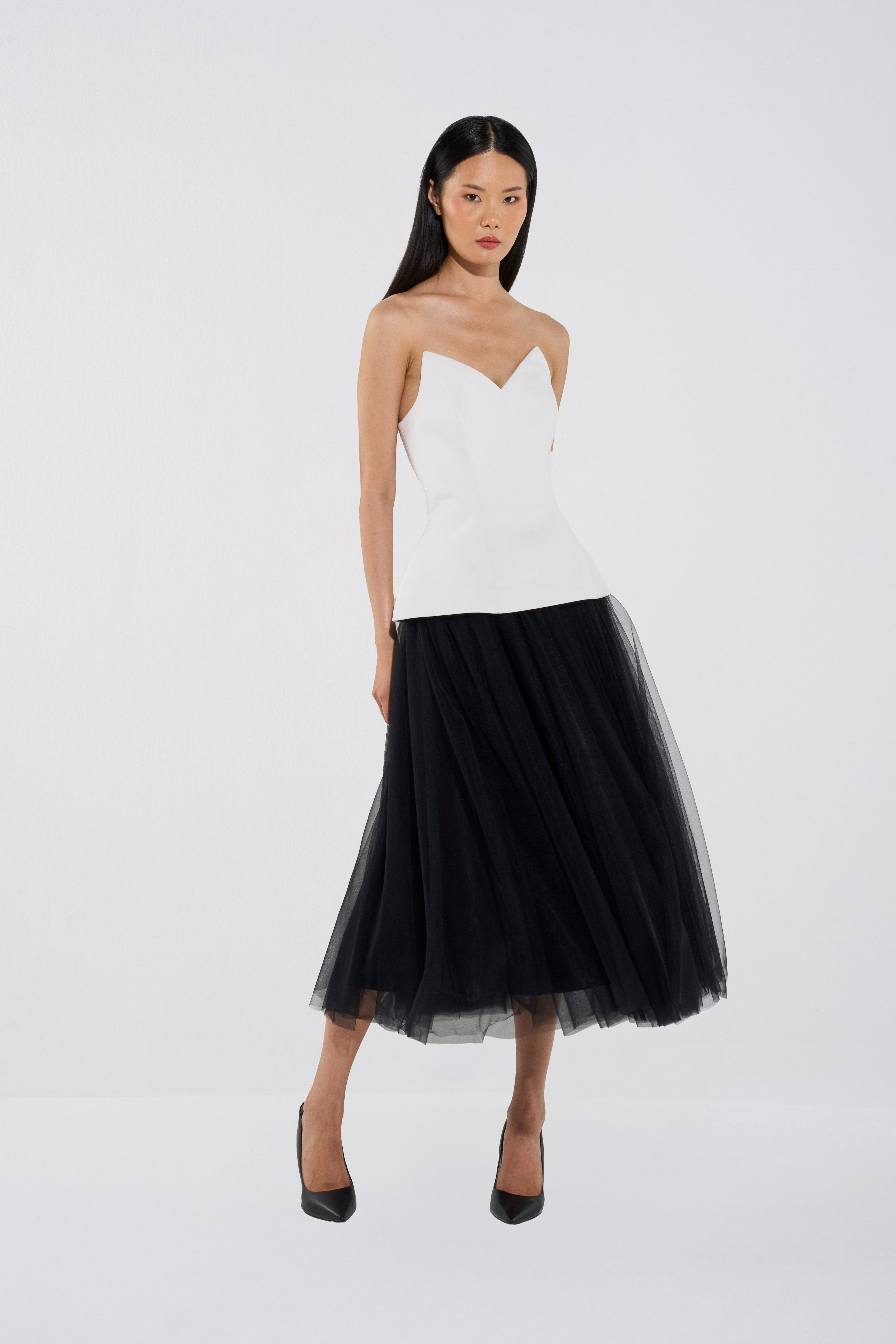 Chic Strapless Sculpted Dress