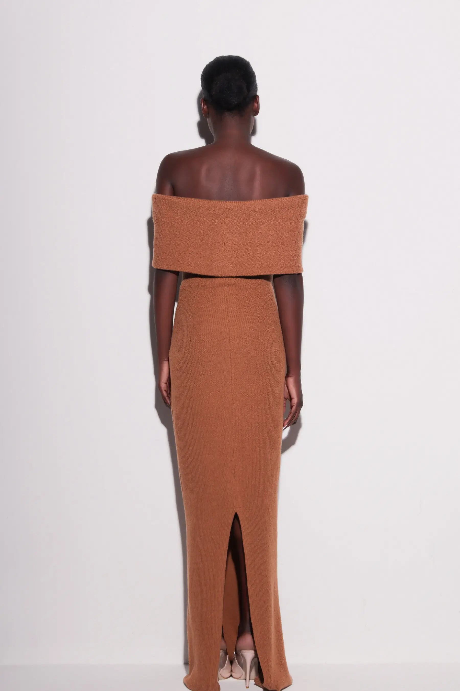 Elegant Knit Off-Shoulder Maxi Dress