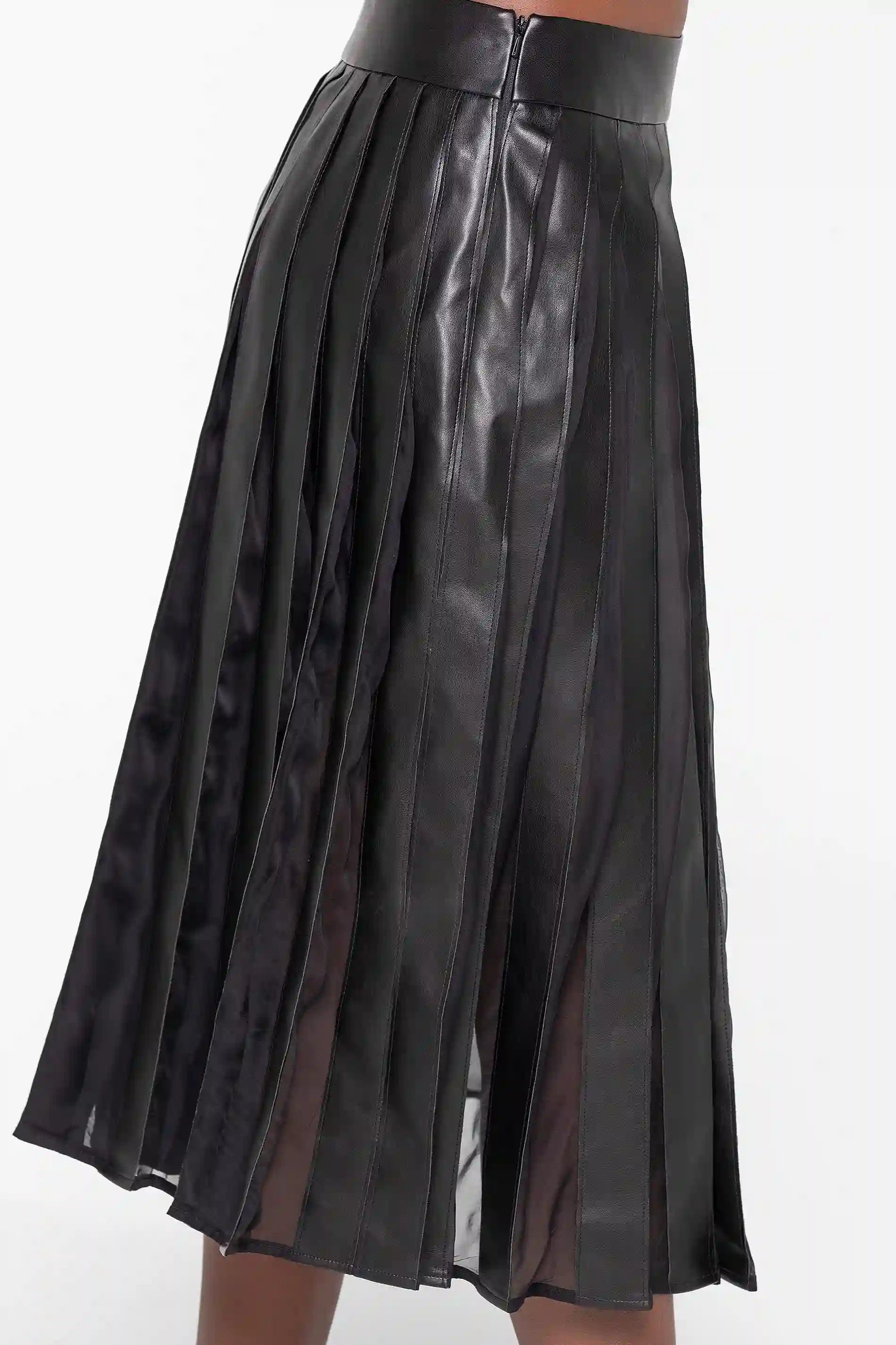 THE LILI RICH SKIRT SUIT (B2B)