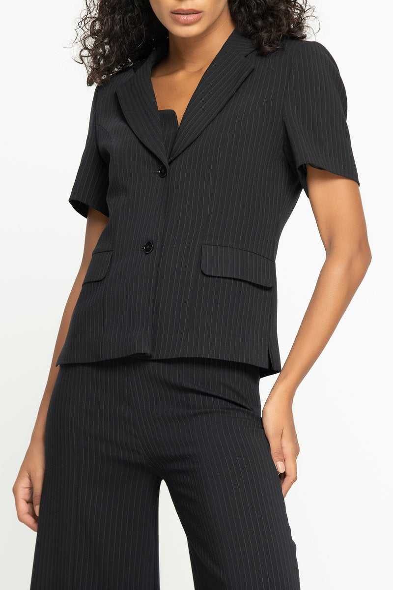 THE CLASSIC CROPPED SUIT