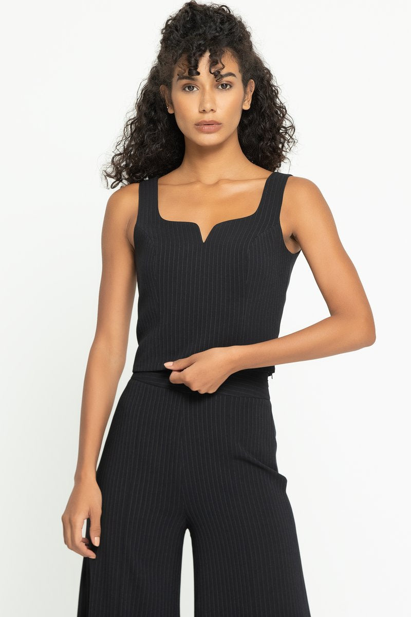 THE CLASSIC CROPPED SUIT
