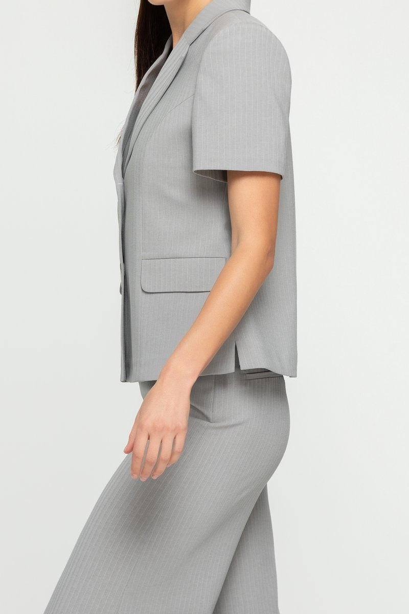 THE CLASSIC CROPPED BLAZER (B2B)