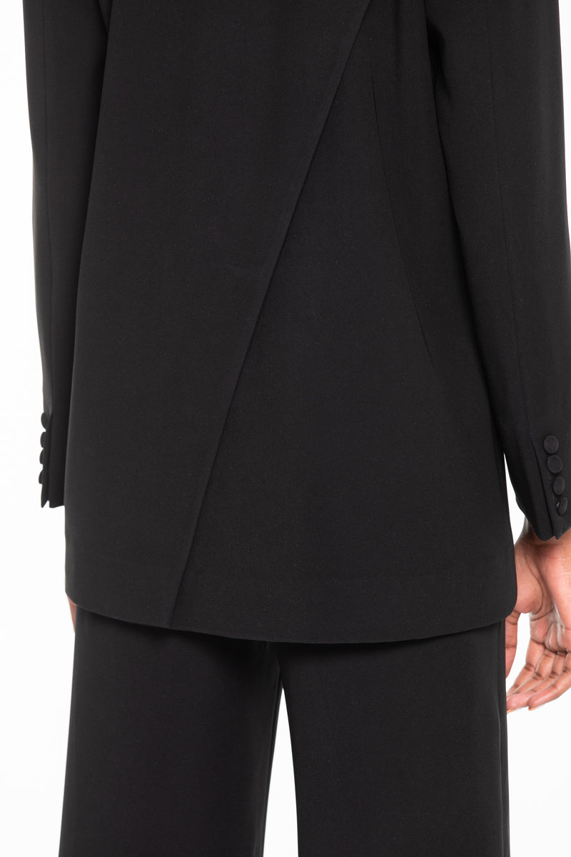 the lili classic sleeveless suit