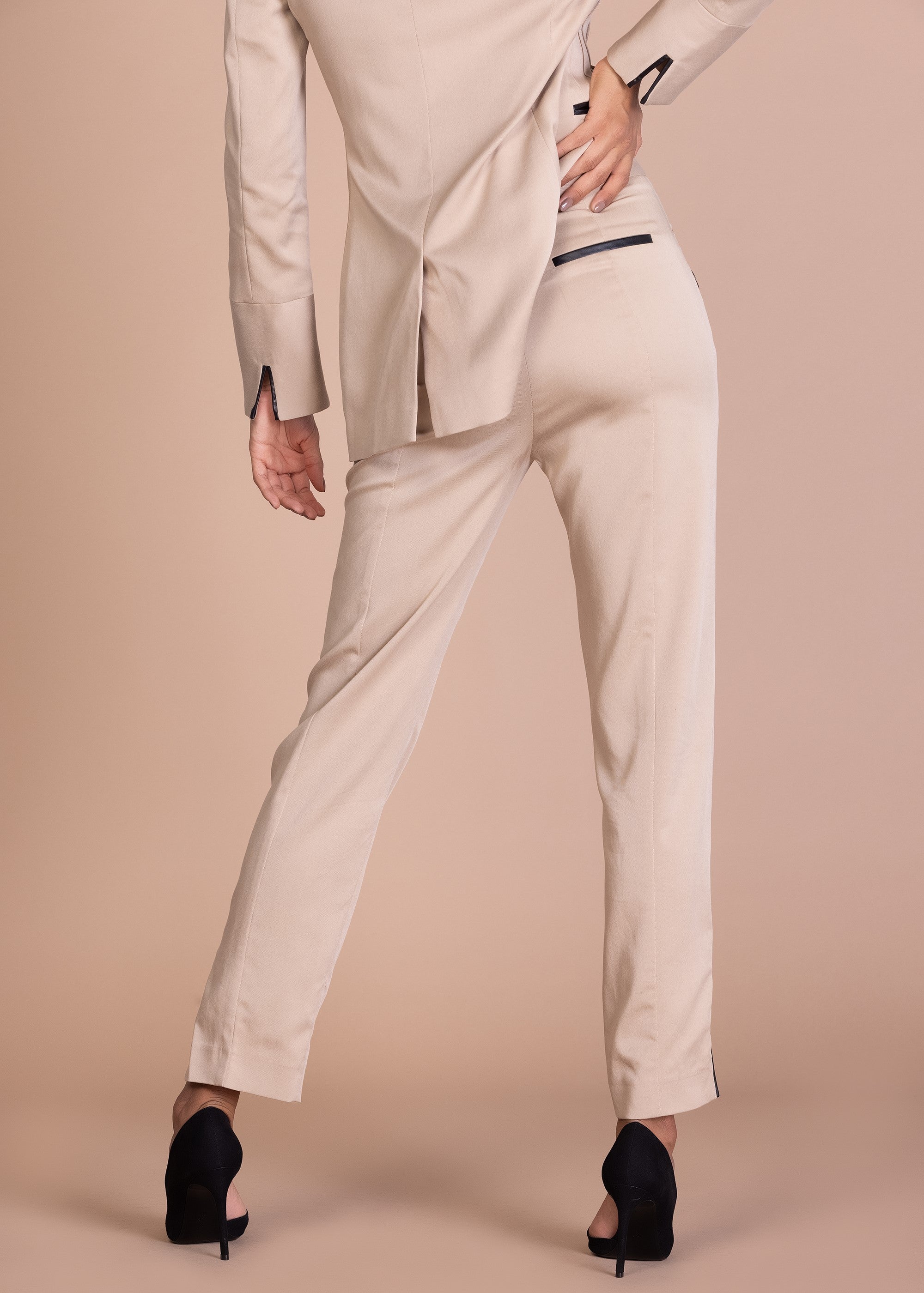 LILI'S NOTCHED COLLAR TROUSER (B2B)