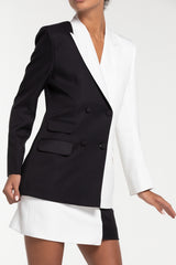 THE CLASSIC MONOCHROMATIC SUIT