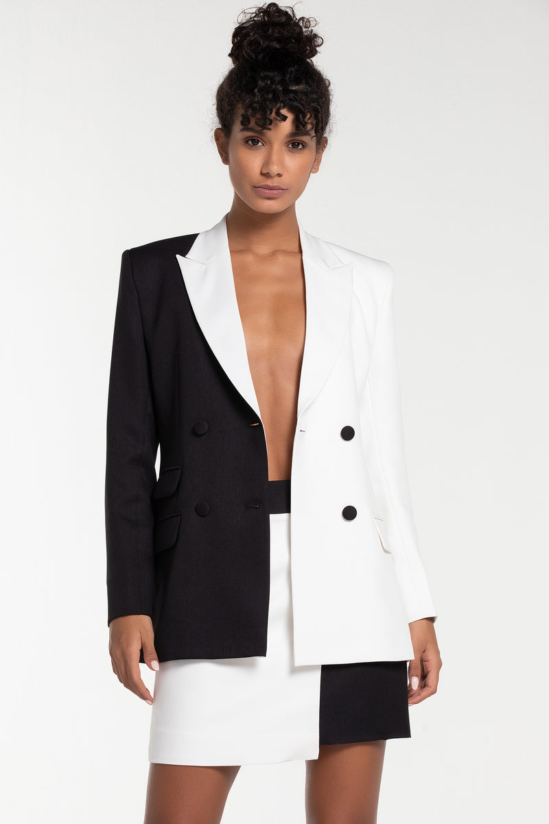 THE CLASSIC MONOCHROMATIC SUIT